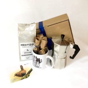 Regalo gourmet con cafetera italiana, café y chocolate