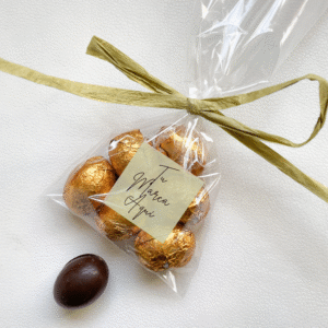 bolsita brandeada con 6 huevitos de chocolate 55% cacao
