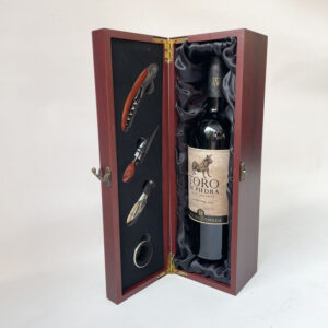 PACK4: Vino Premium en Caja de Madera y Accesorios