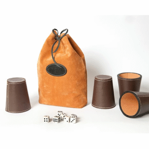 Juego de Cacho de cuero artesanal con cubiletes y dados típicos chilenos