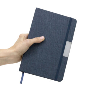 Libreta sostenible con tapa RPET y placa metálica para logo