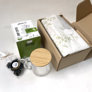 Regalo coffee break con taza bamboo brandeada, café y trufas